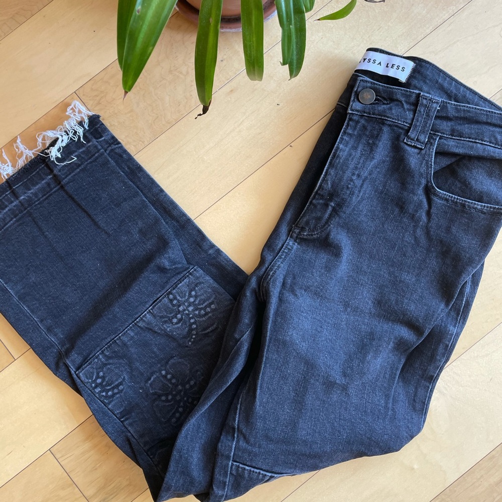 Black flair crop jeans